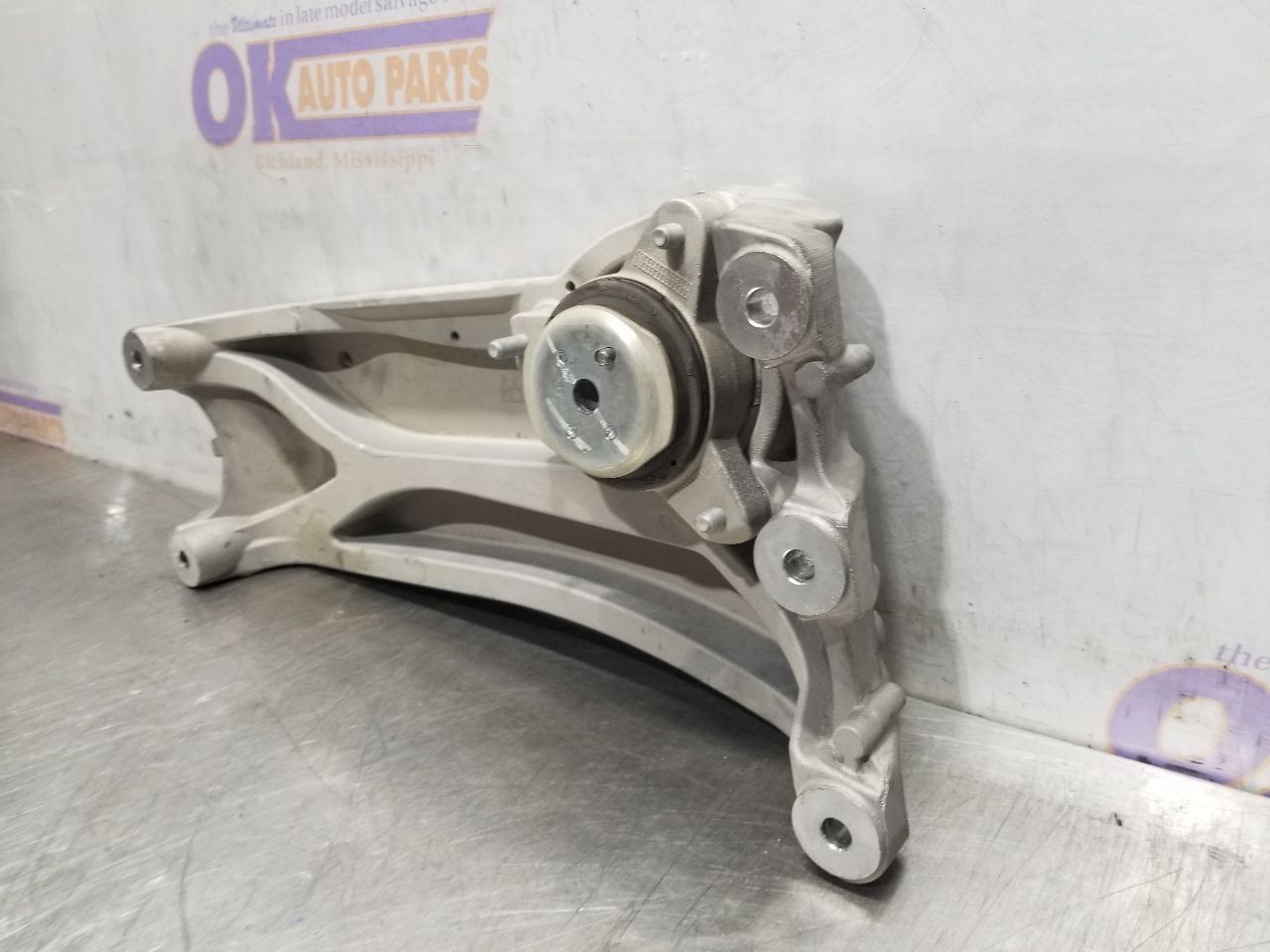 22 2022 MASERATI LEVANTE 3.8L TRANSMISSION CROSSMEMBER MOUNT