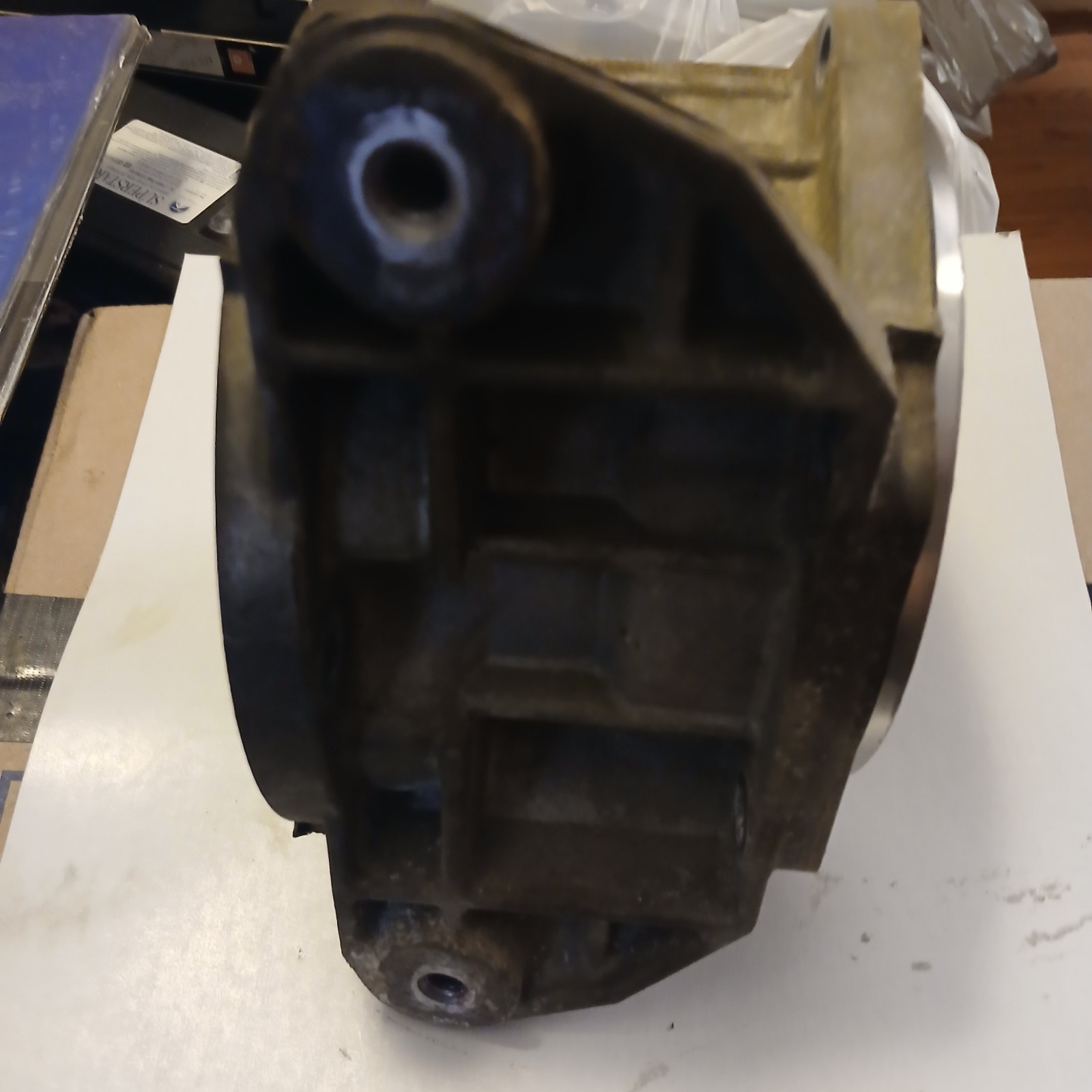 2007-13 GM 4L60E 4L65E GMC Chevy 4X4 Tail Housing 6 Bolt 24235765 OEM USED